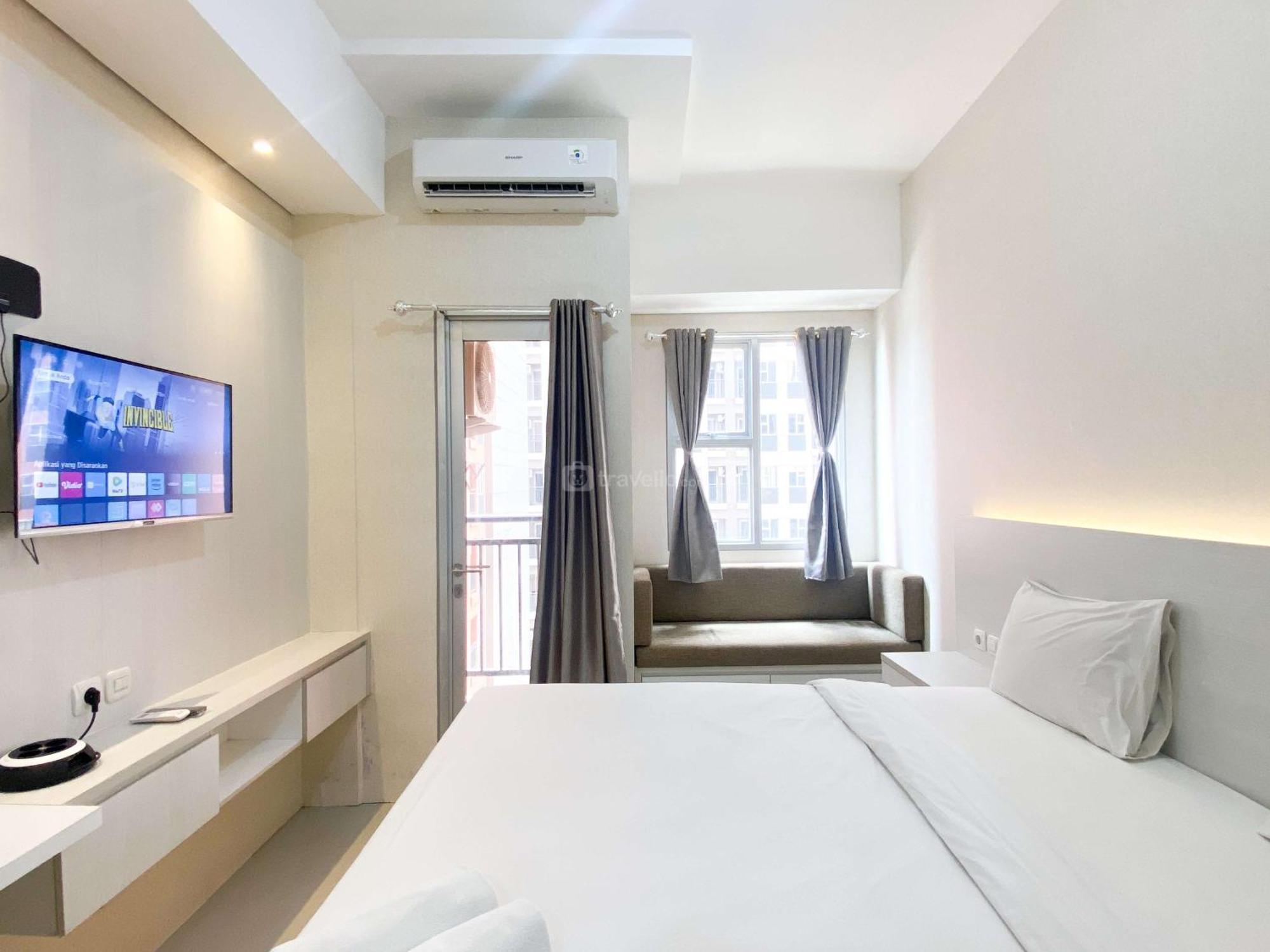 Homey And Minimalist Transpark Juanda Timur By Travelio Apartemen *